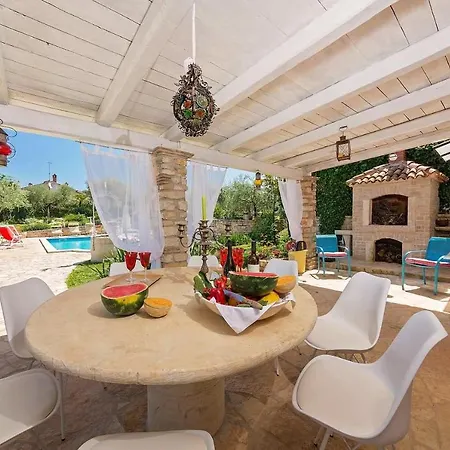 Villa Carlo بيت للعطل *