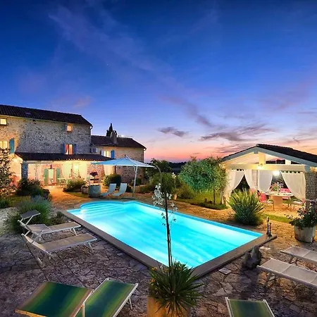 Villa Carlo بيت للعطل *